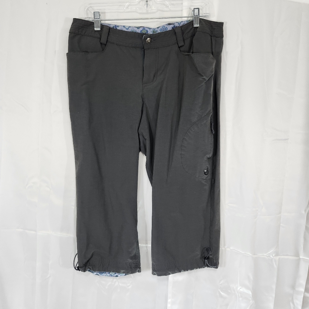 Isis Size 12 Grey Capris